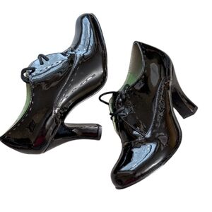 Mariana Diana by Golc Black Patent Leather Lace up Oxford Heels size size 36